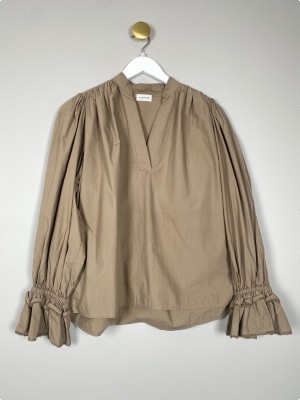 By Malene Birger str. 34 <br/> mørk beige bluse