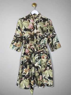 Barbour str. 36 <br/> kjole med blomster og bindebånd