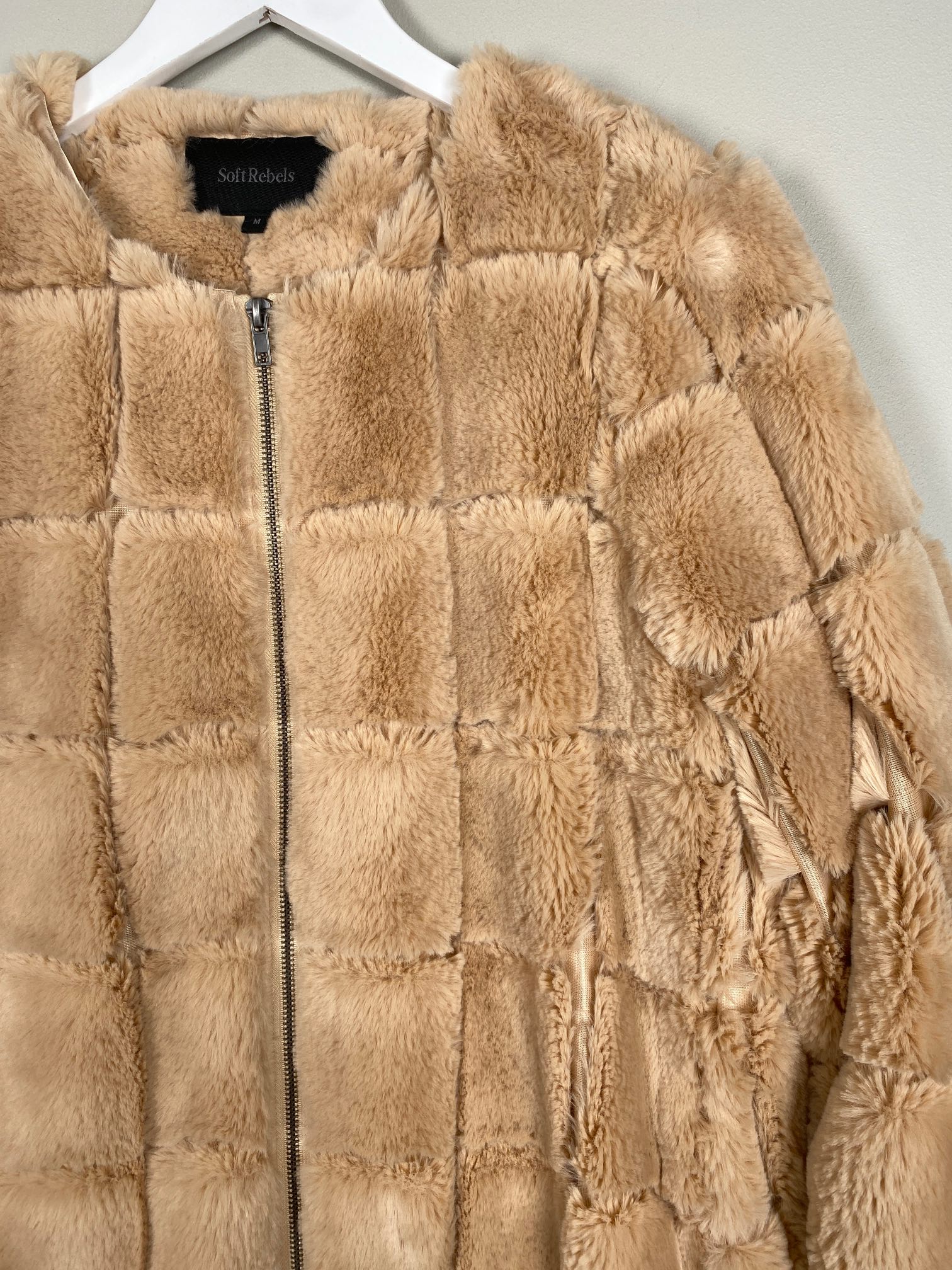 Soft Rebels str. M <br/> lys lignende pels jakke - Billede 2