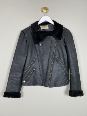 Lara Woman str. M <br/> sort sheep skind jakke