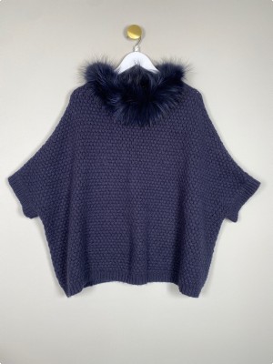 Furst str. M/L <br/> strik poncho med pels