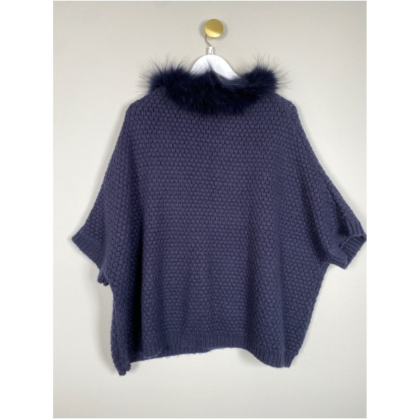 Furst str. M/L <br/> strik poncho med pels - Billede 4