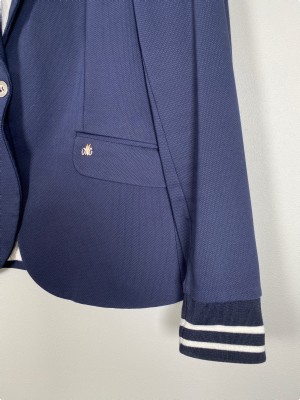Mos Mosh str. 38 <br/> navy blazer med stribedetaljer ved ærmet