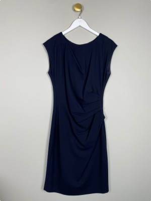 Tiger of Sweden str. 40 <br/> navy kjole med detalje ved taljen