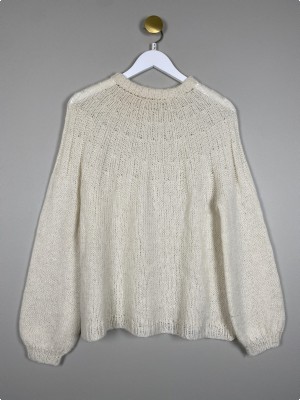 Strik str. S/M <br/> hvid sweater