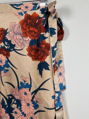 Neo Noir str. M <br/> slå-om nederdel med blomster