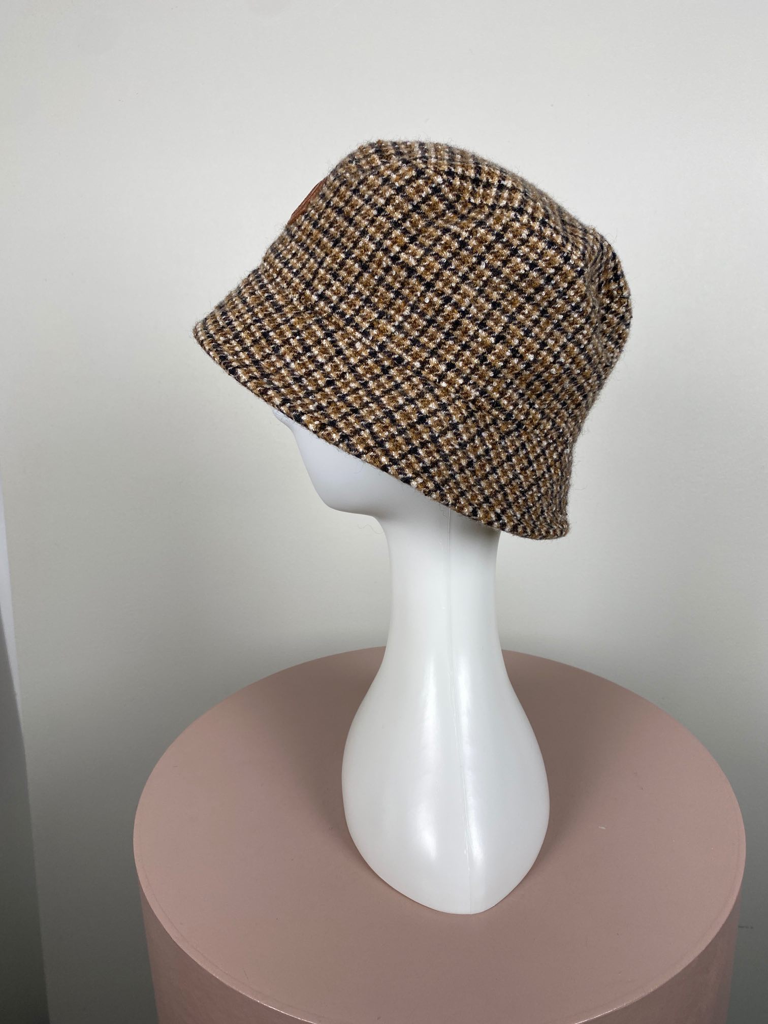 Moncler str. S <br/> tweed bøllehat - Billede 2