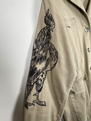 Munthe str. 44 <br/> grøn jakke med broderi på ærmet