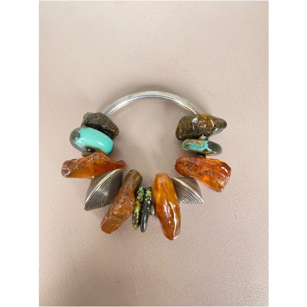 armbånd <br/> med sten og rav