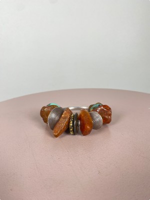armbånd <br/> med sten og rav