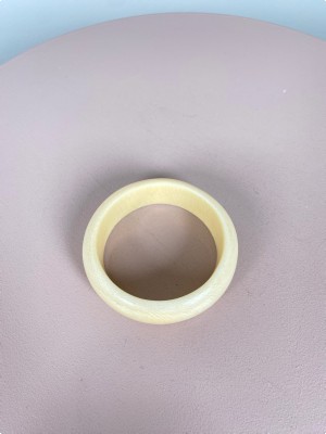 Armbånd <br/b> i ben i lys