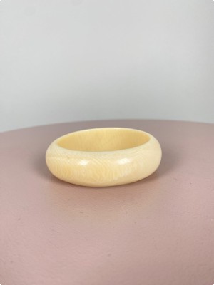 Armbånd <br/b> i ben i lys