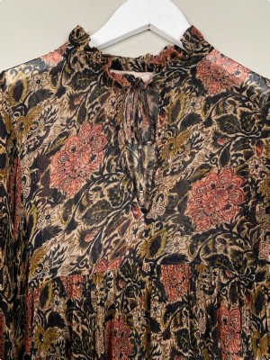Eva go Diva str. M <br/> sort bluse med blomster