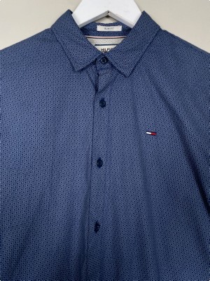 Tommy Hilfiger str. S <br/> blå skjorte med mønster