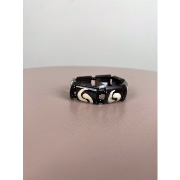 Armbånd <br/b> i ben i sort og hvid