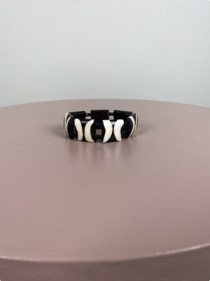 Armbånd <br/b> i ben i sort og hvid