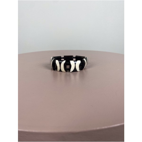 Armbånd <br/b> i ben i sort og hvid