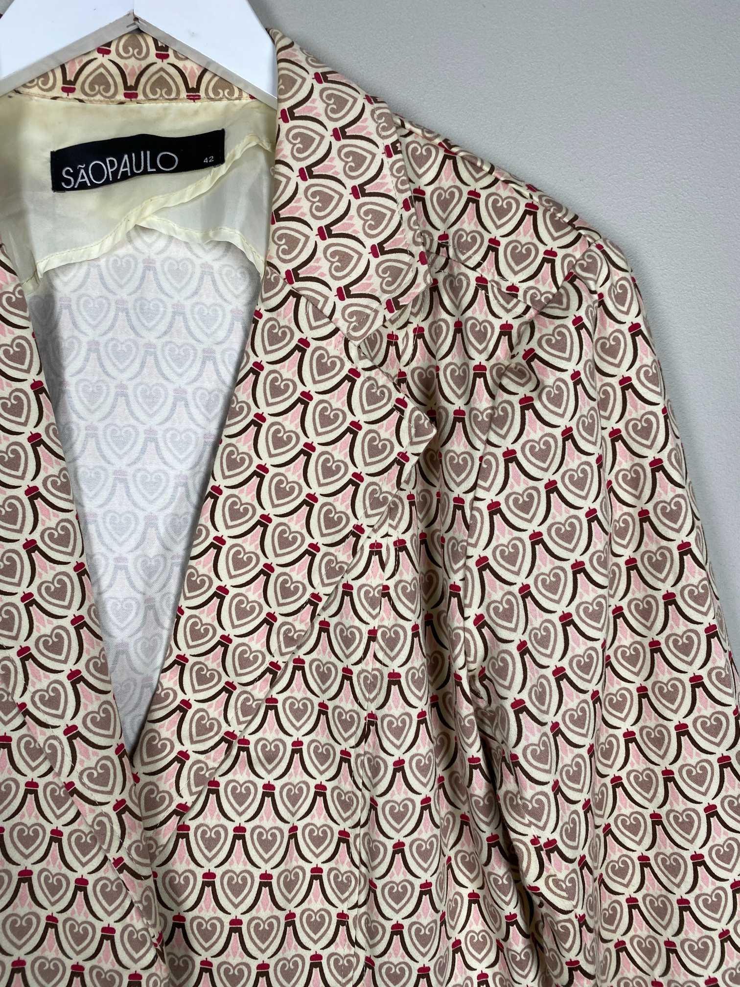 Sao Paulo str. 40/42 <br/> kort blazer med hjertemønster - Billede 4