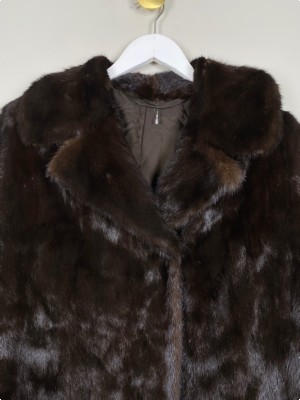 Mørkebrun minkpels str. L