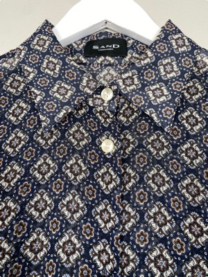 Sand str. 38 <br/> lang mønstret kjole, semi transparent