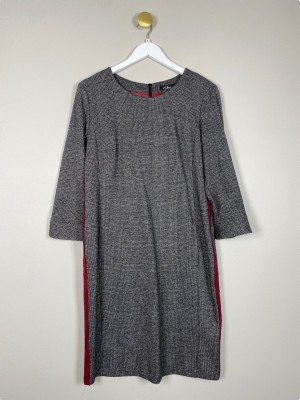 Va Bene str. 38 <br/b> ternet mørkegrå kjole