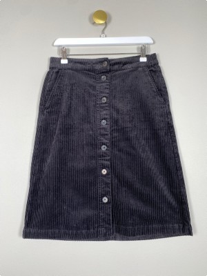 Part Two str. 36 <br/b> sort fløjlsnederdel