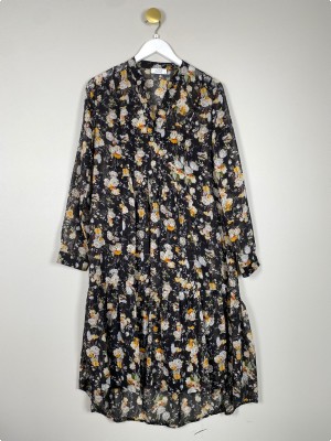 Love and Divine str. S <br/b> blomstret kjole