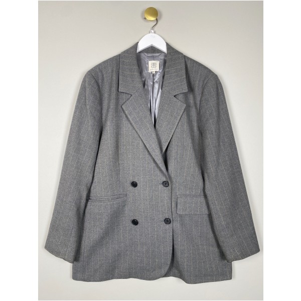 Second female nålestribet blazer str. XL