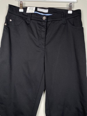 Brax str. 42 <br/> sort buks Carola