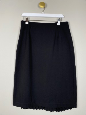 Gestuz str. 42 <br/> sort nederdel