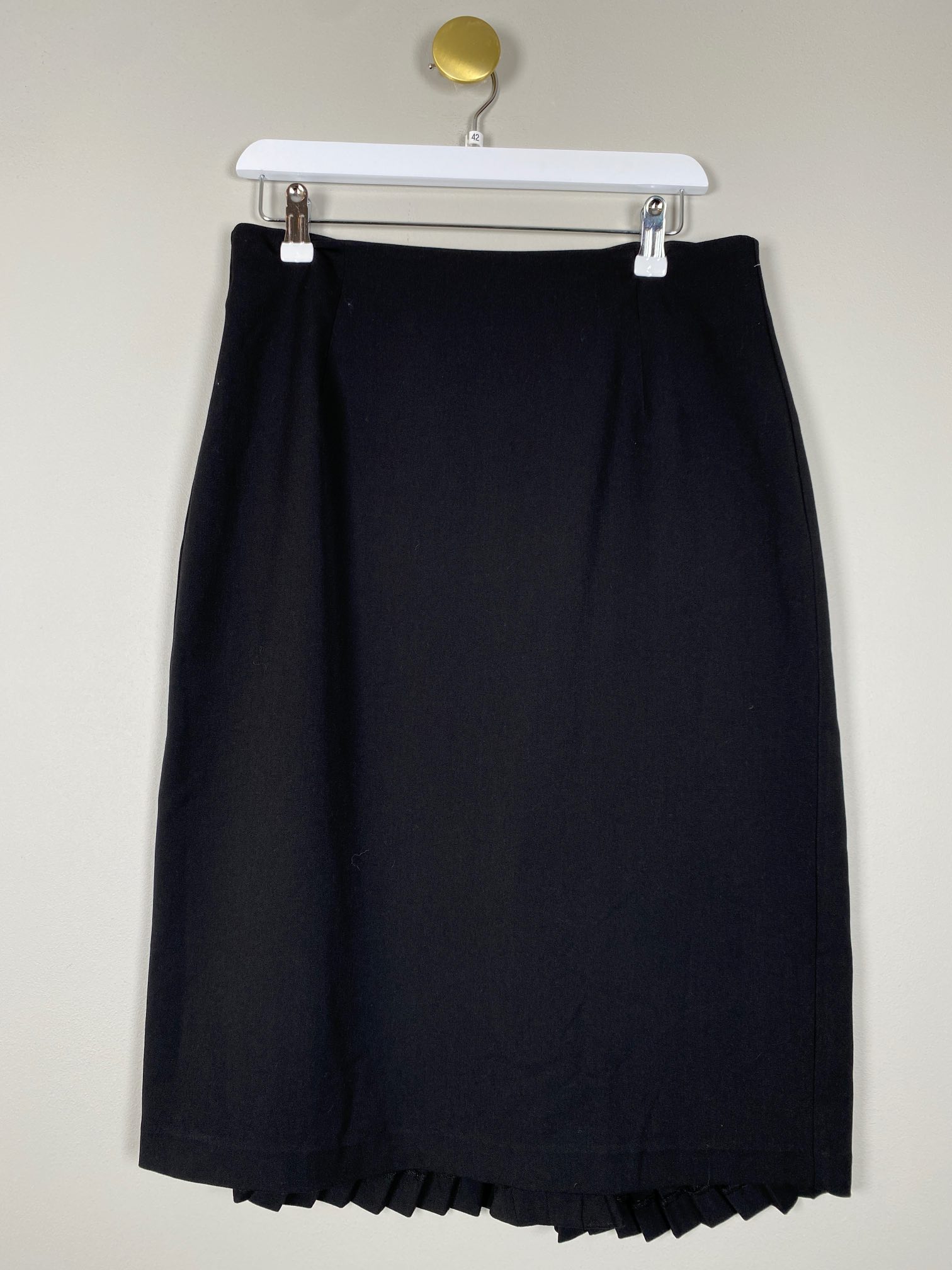 Gestuz str. 42 <br/> sort nederdel