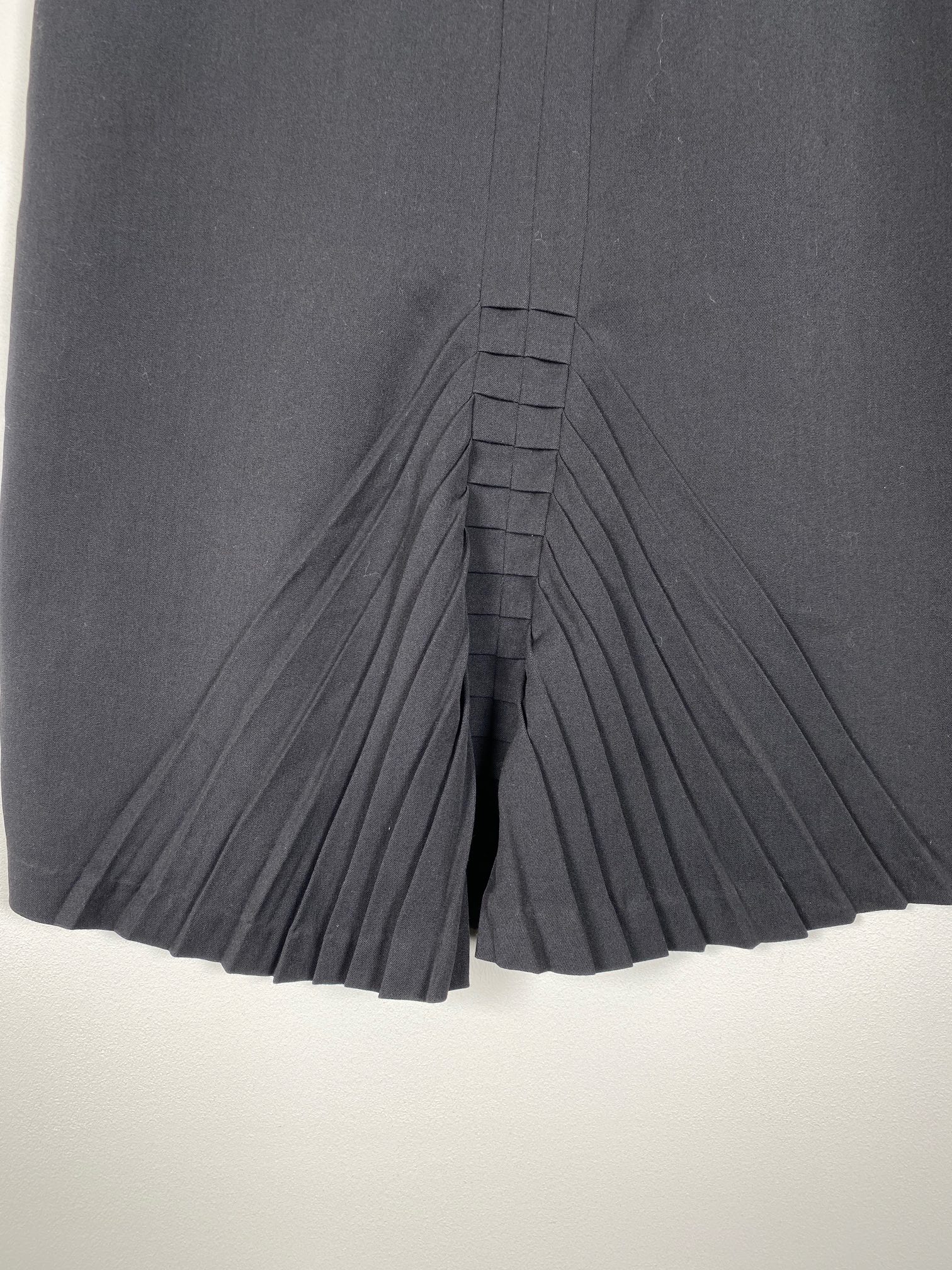 Gestuz str. 42 <br/> sort nederdel - Billede 2