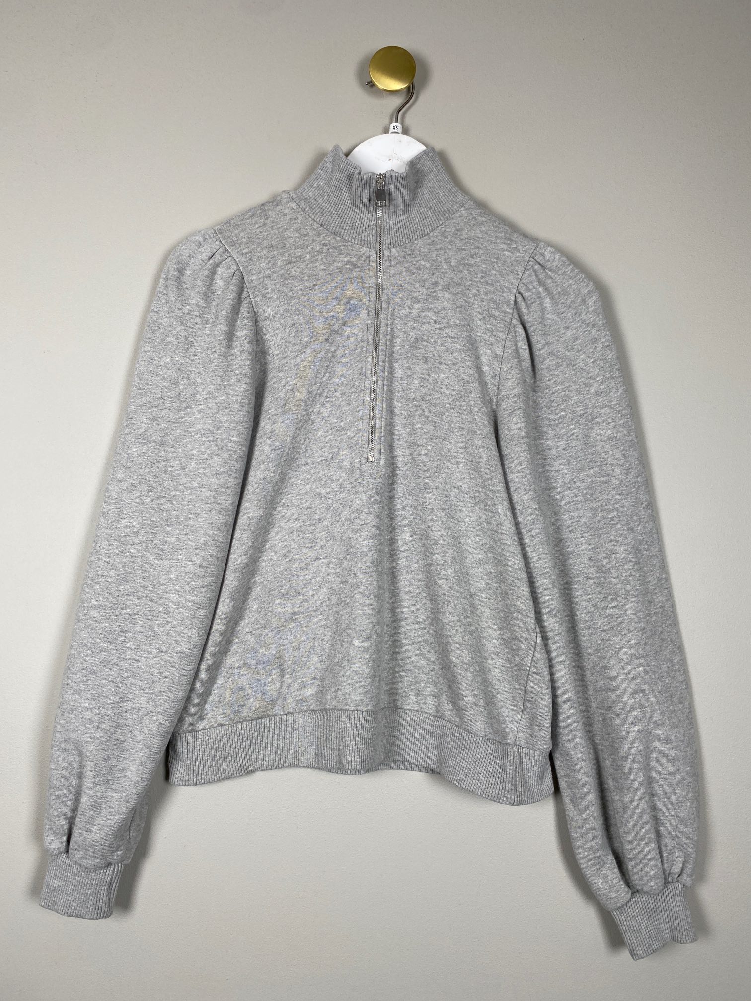 Gestuz str. XS <br/> grå sweatshirt med lynlås
