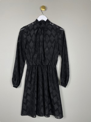 Karen Millen str. 36 <br/> glitrende sort kjole