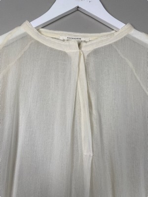 Pomandere str. 38 <br/> lys og let bluse