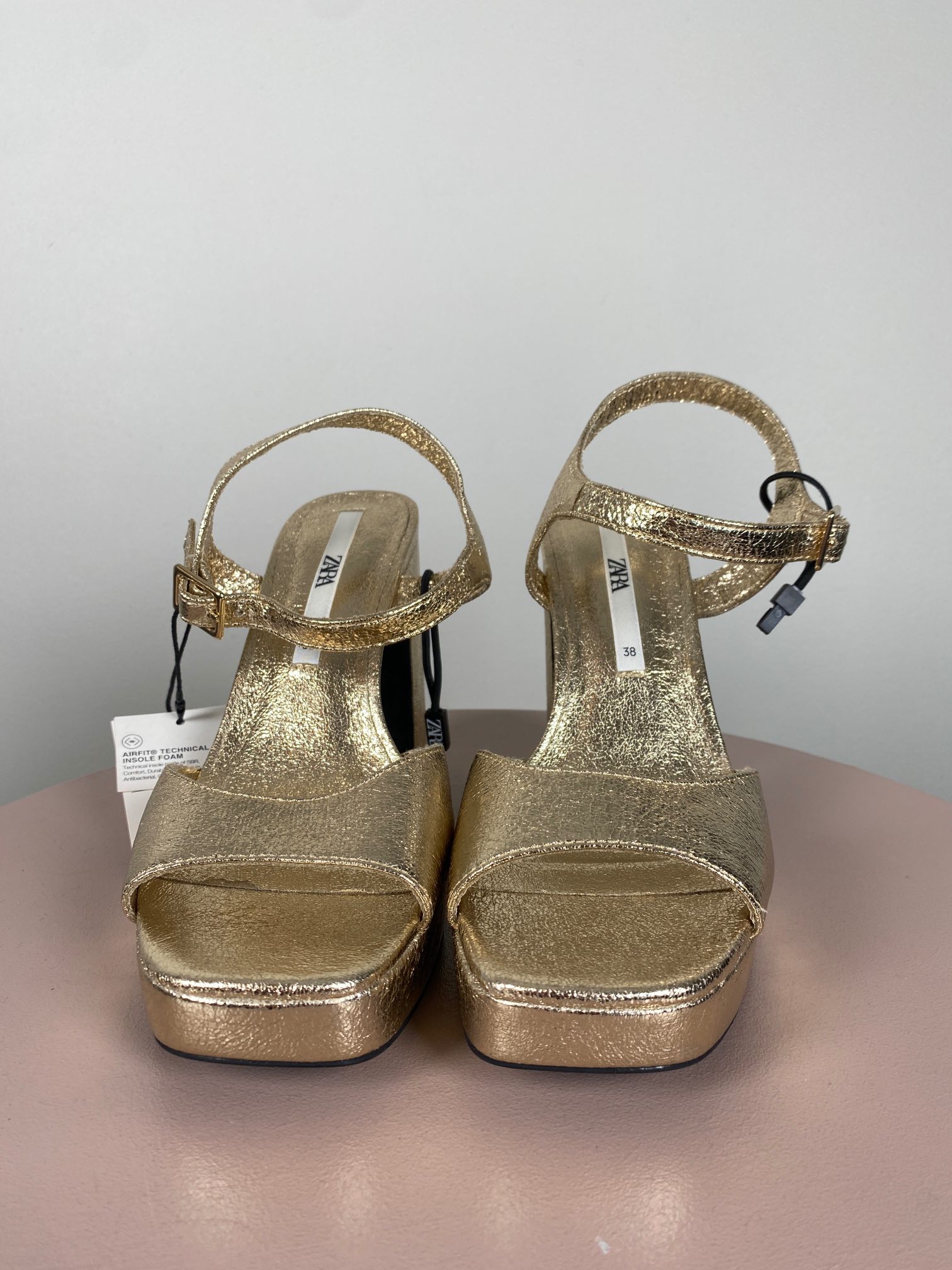 Zara str. 38 <br/b> guld pumps - Billede 2