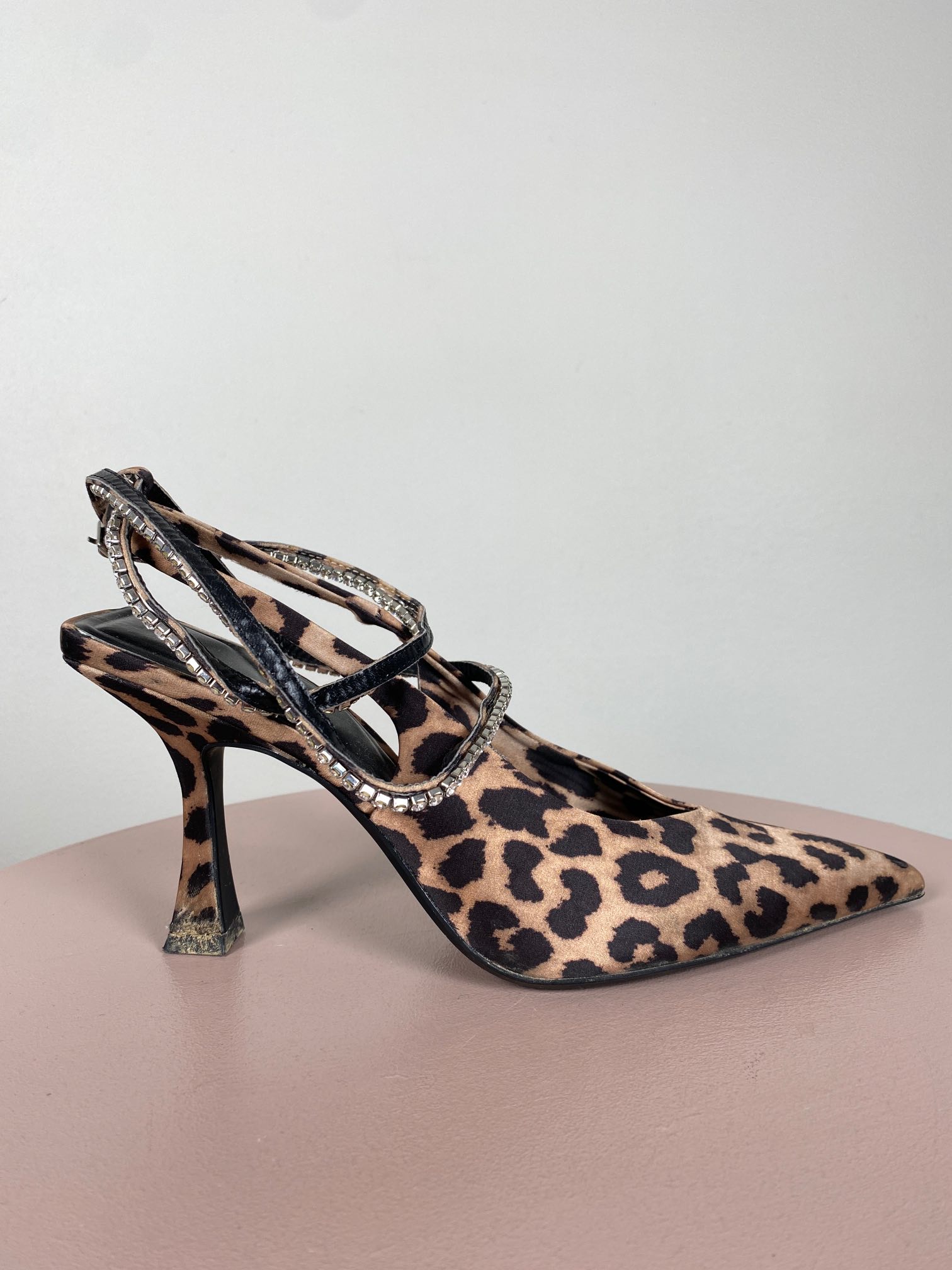 Zara str. 38 <br/b> leopard stilletter med diamant bånd