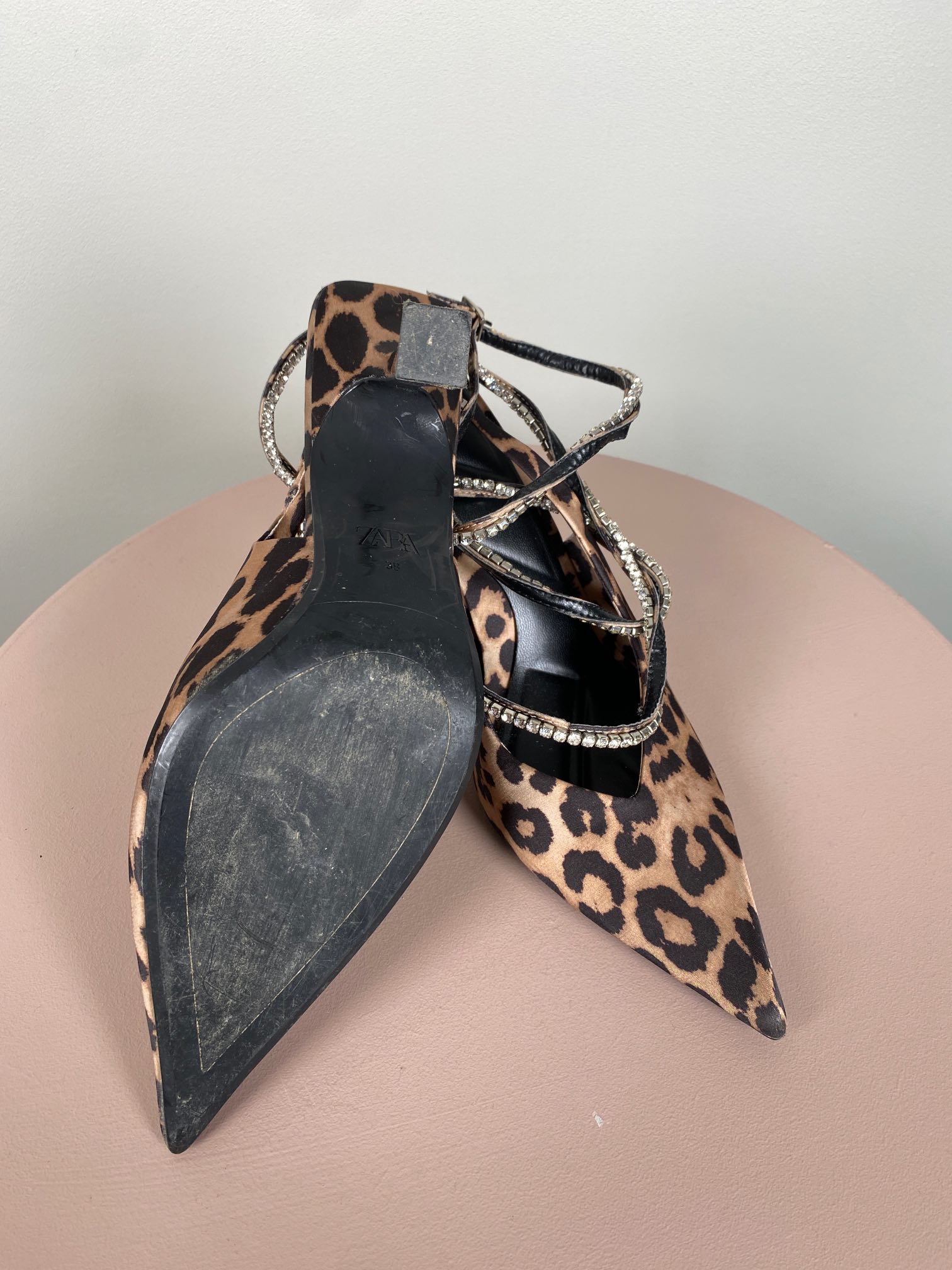 Zara str. 38 <br/b> leopard stilletter med diamant bånd - Billede 5