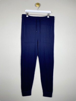 Phil & Wee str. m <br/> Marineblå lommer og kabelstrik i siden