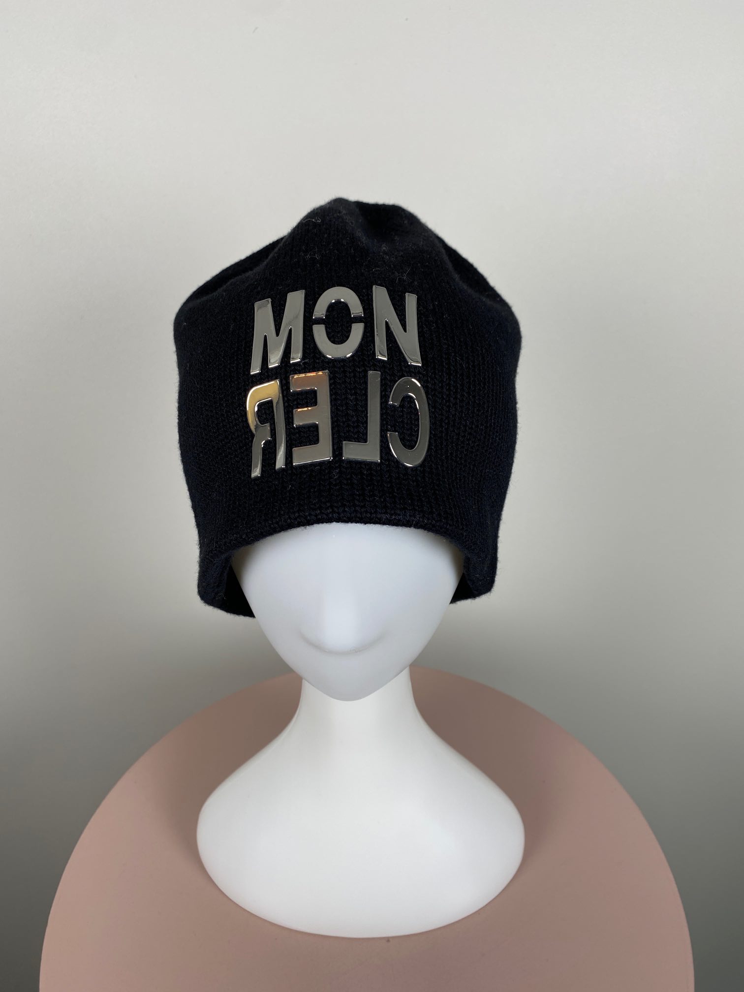 Moncler str. L <br/> sort hus med logo