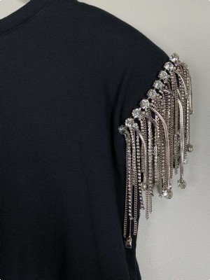 Cirkus Hotel str. XS <br/> sort t-shirt med skulderpynt