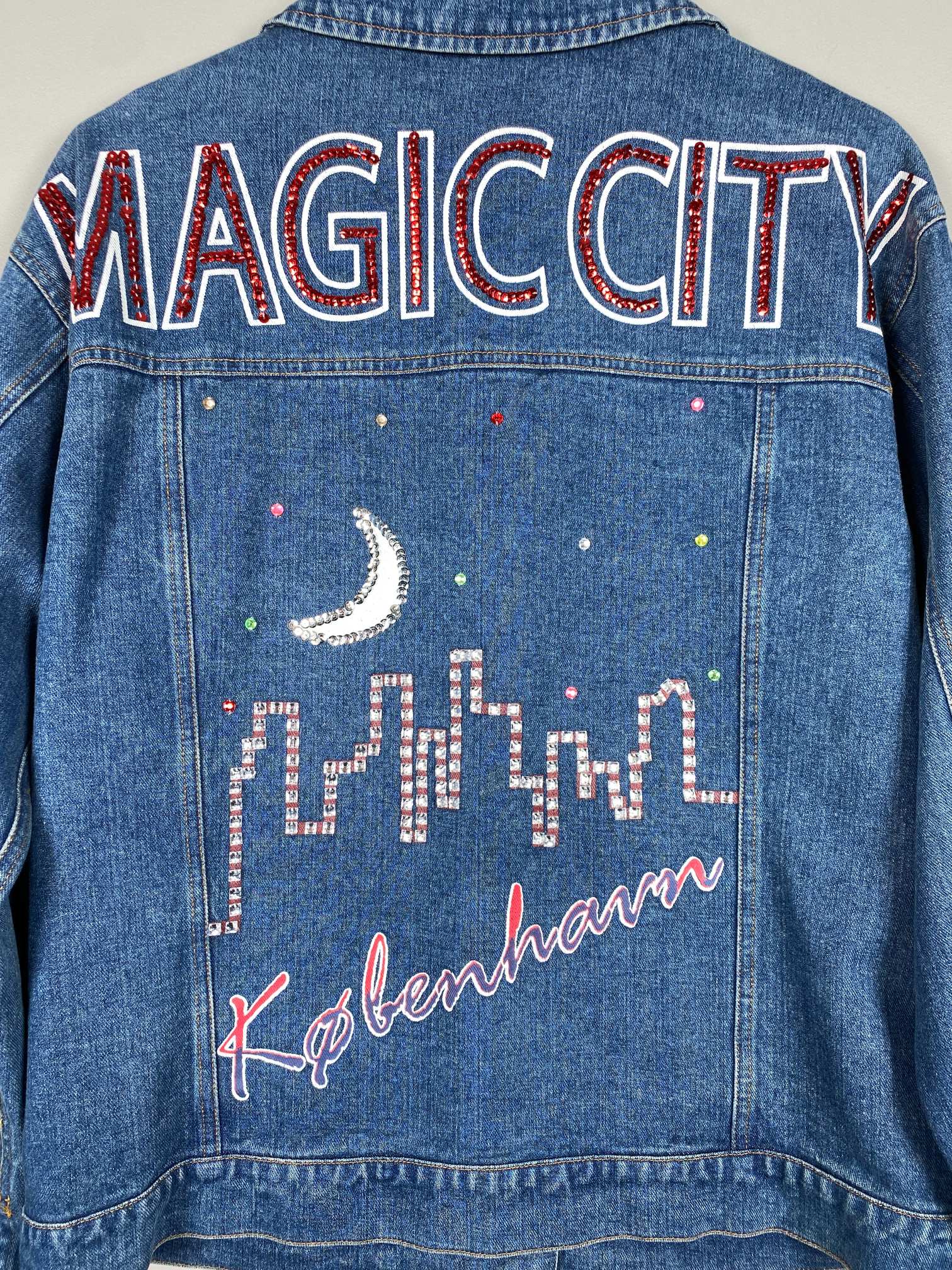 Julie Fagerholt str. M <br/> Cowboy jakke med palietter - Billede 3