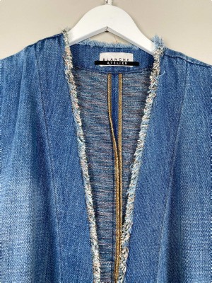 Blanche Atelier str. 36 <br/> denim kimono med frynser