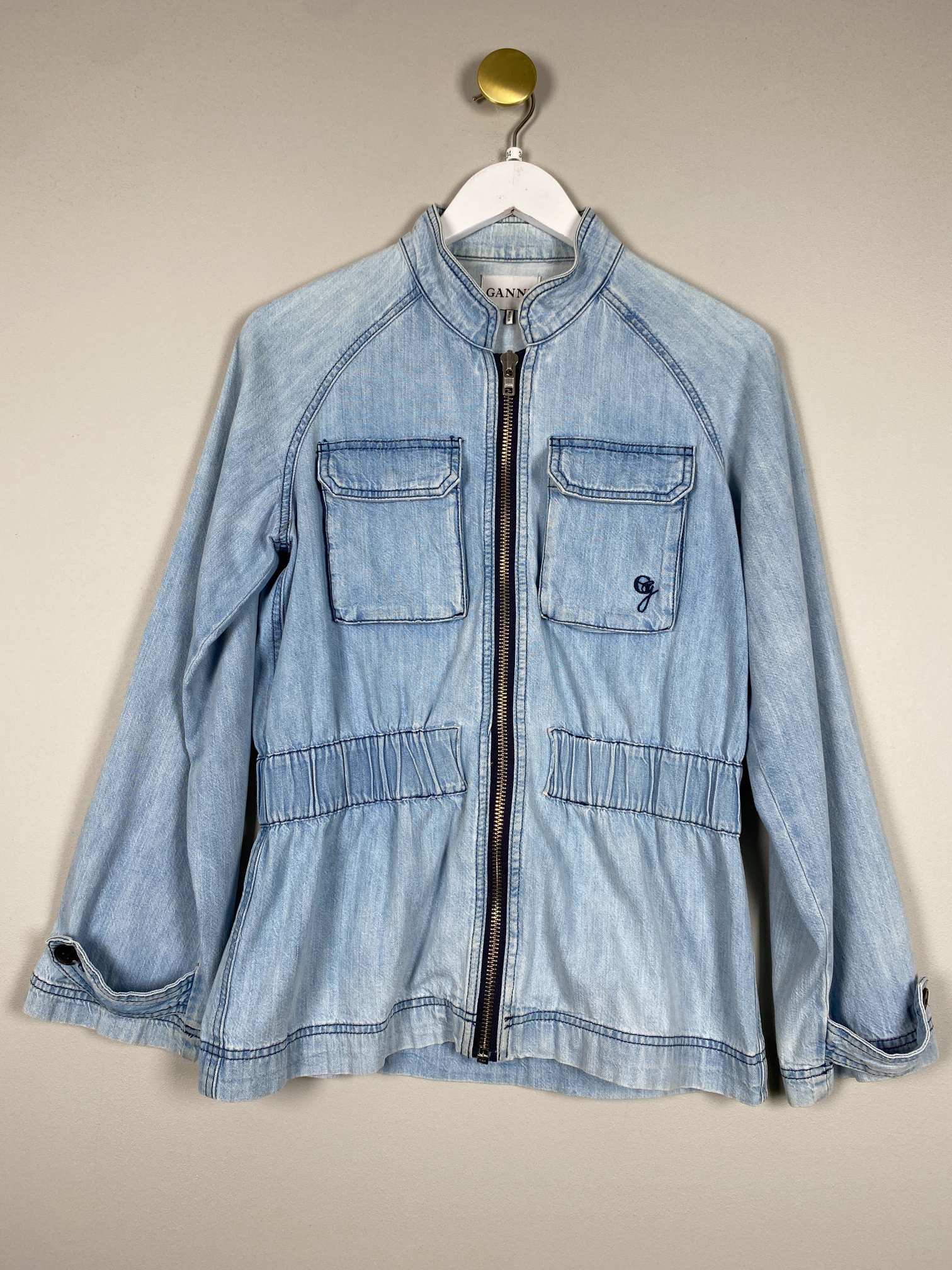 Ganni str. 34 <br/> denimjakke med elastik i taljen