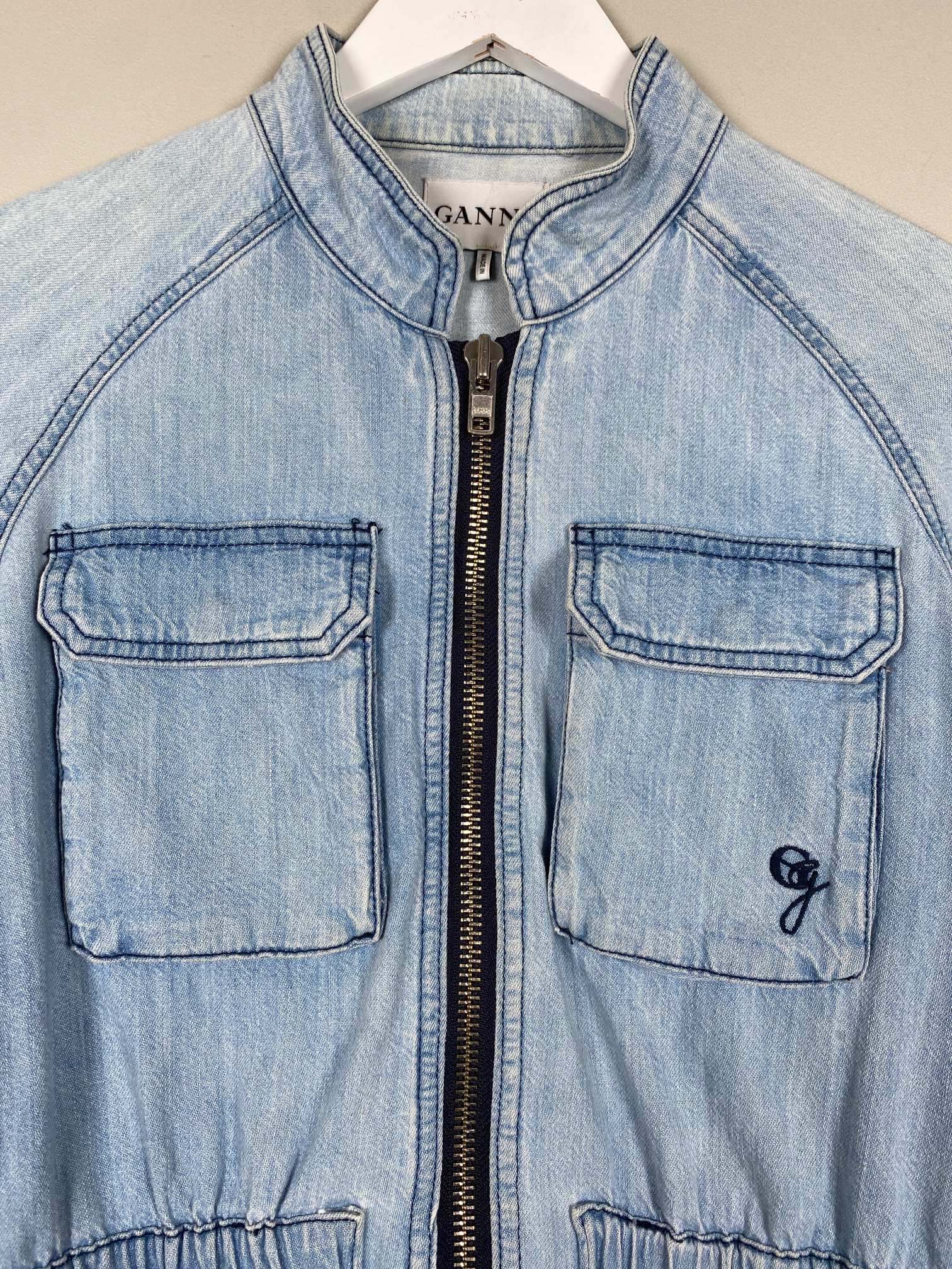 Ganni str. 34 <br/> denimjakke med elastik i taljen - Billede 2