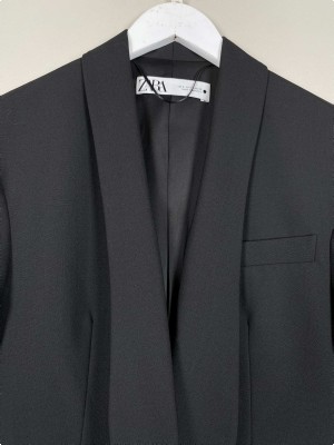 Zara str. S <br/> sort blazer