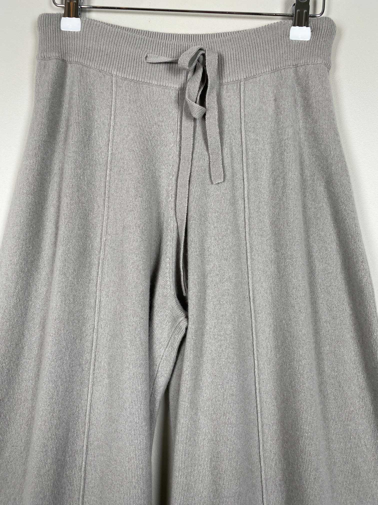 Lisa Yang str. S <br/> gråbrun strik buks - Billede 3