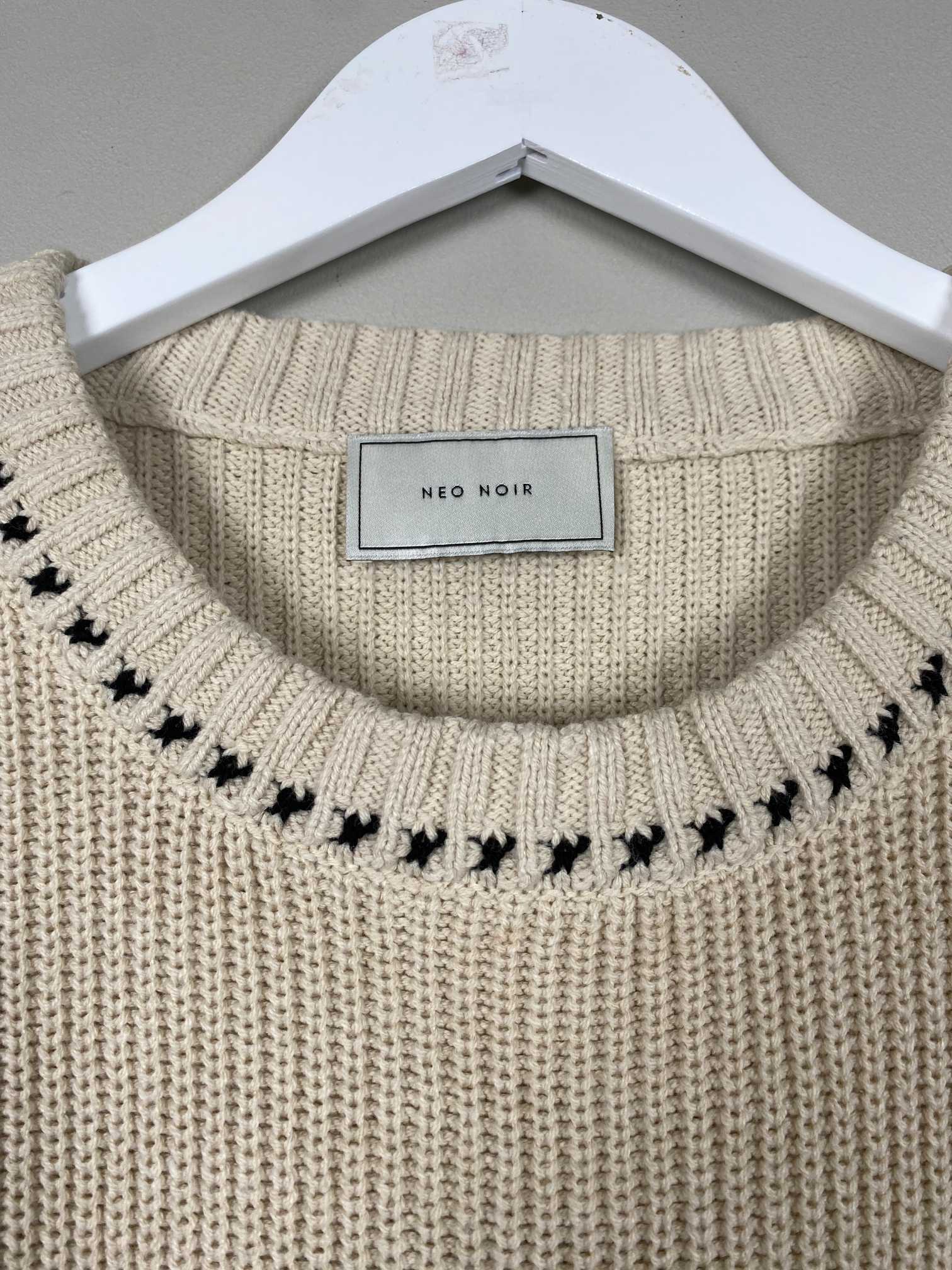 Neo Noir str. L <br/> beige strik - Billede 2