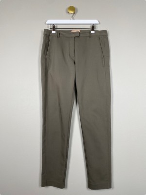 Gustav str. 38 <br/> olivengrønne bukser