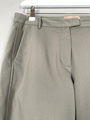 Gustav str. 38 <br/> olivengrønne bukser